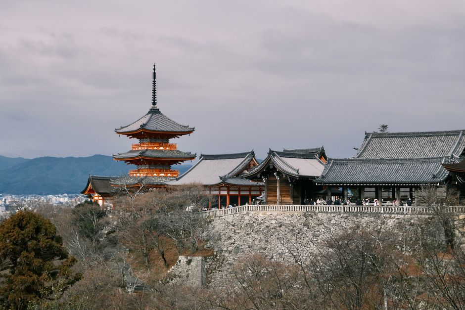 Panoramic view of Kiyomizu-dera Temple in Kyoto, showcasing traditional architecture.